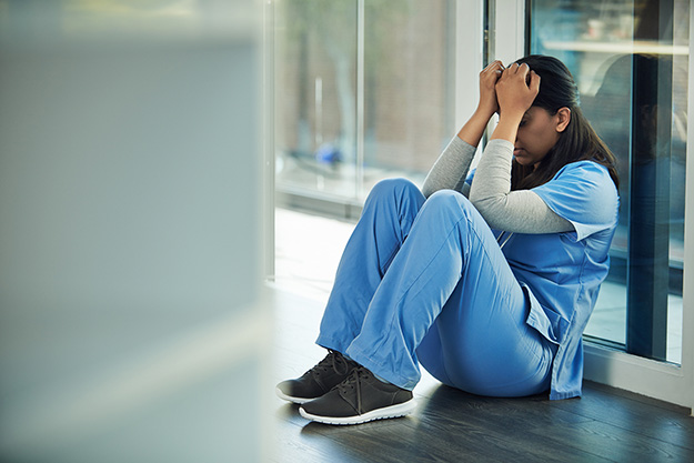 salud mental, manejo de trastornos, personal de salud, trastornos ansiosos depresivos, contextos laborales de salud, curso